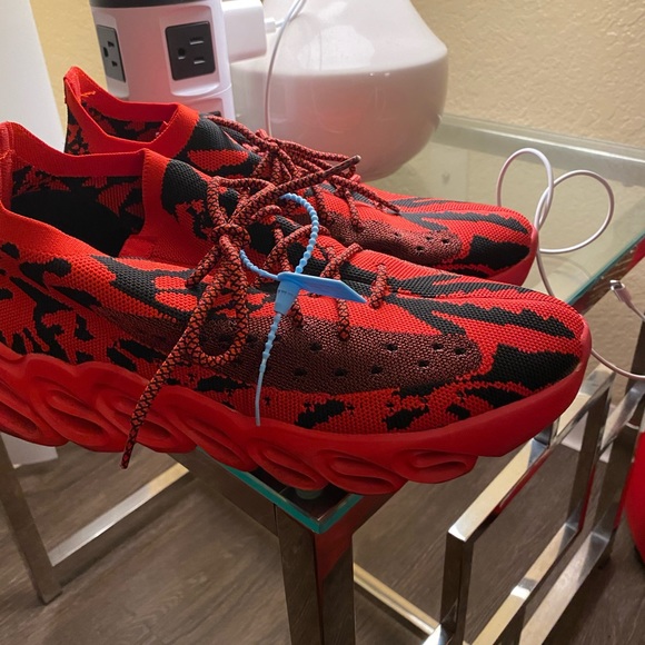 Roblox designer shoes - Picture 2 of 4